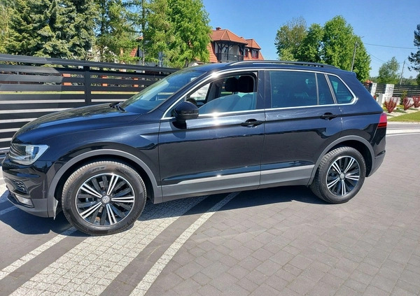 Volkswagen Tiguan cena 94900 przebieg: 102456, rok produkcji 2019 z Małogoszcz małe 106
